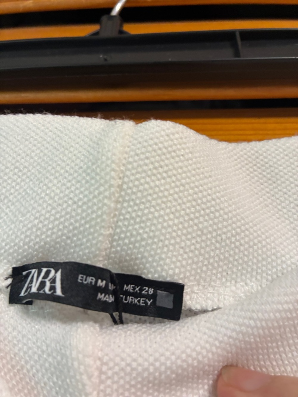 Zara Wide-Leg White Pants rubber around  waist length 40”pit to pit 15” - Picture 2 of 3